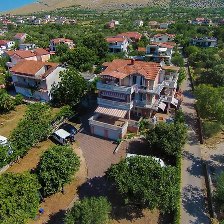 Apartment Maestral *
