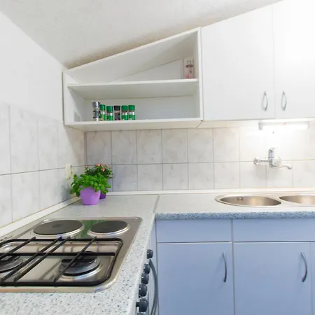 Maestral Apartment Grebastica